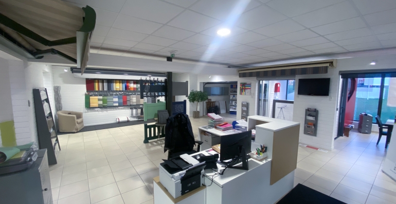 Storiste à Pontoise : Les 3 Critères Clés pour Choisir un Store Banne Qui Dure